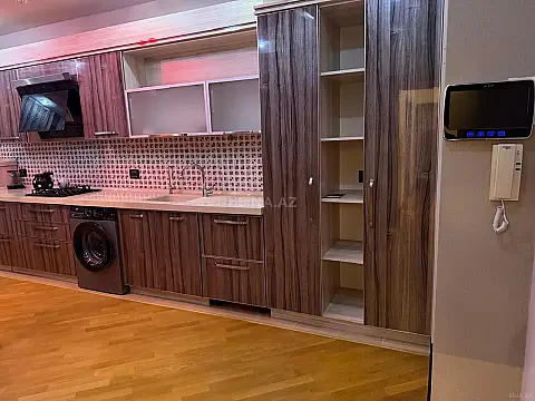 Kirayə verilir 3 otaqlı mənzil 127 m²
