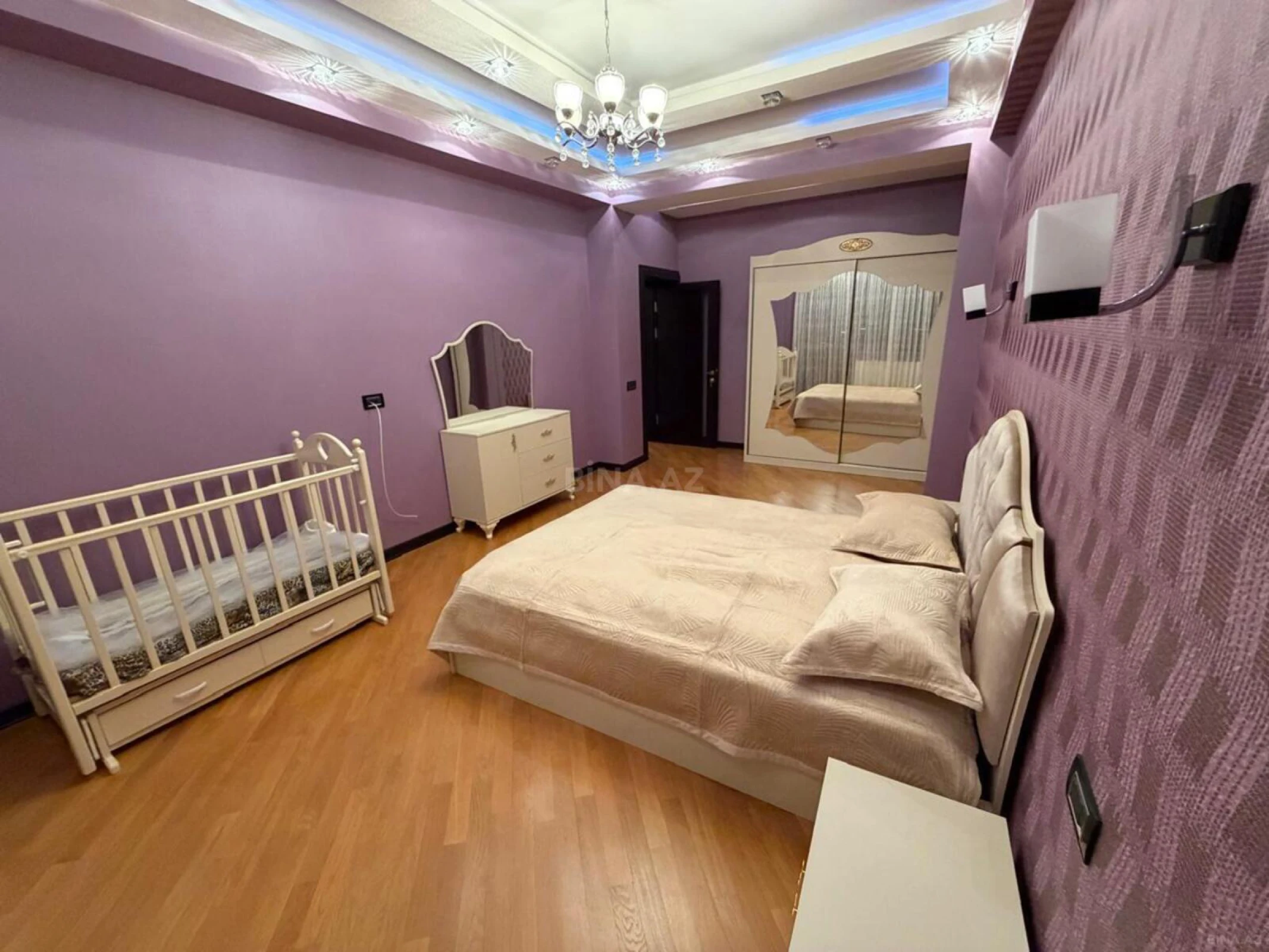 Kirayə verilir 3 otaqlı mənzil 127 m²