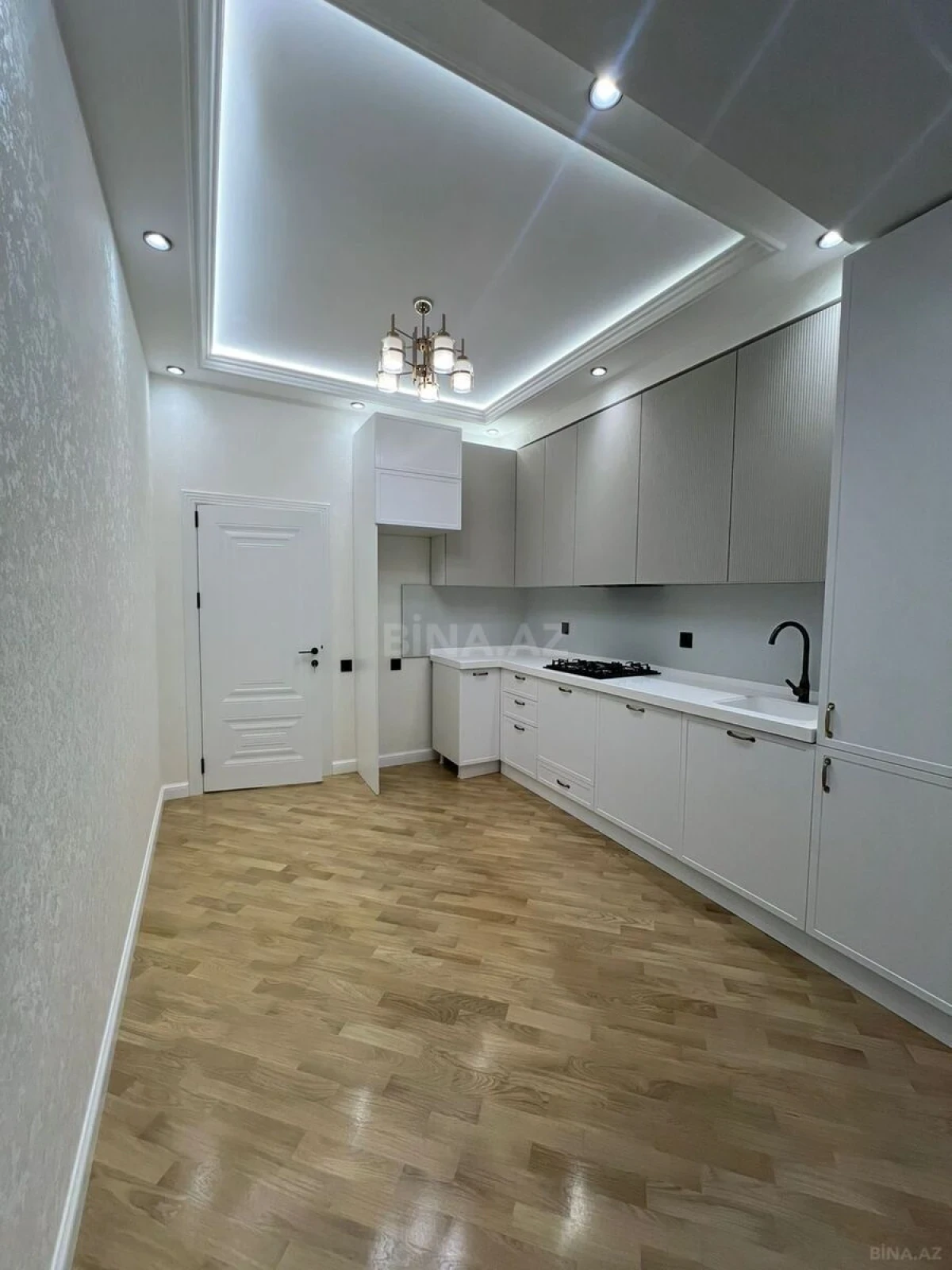 Satılır 3 otaqlı mənzil 110 m²