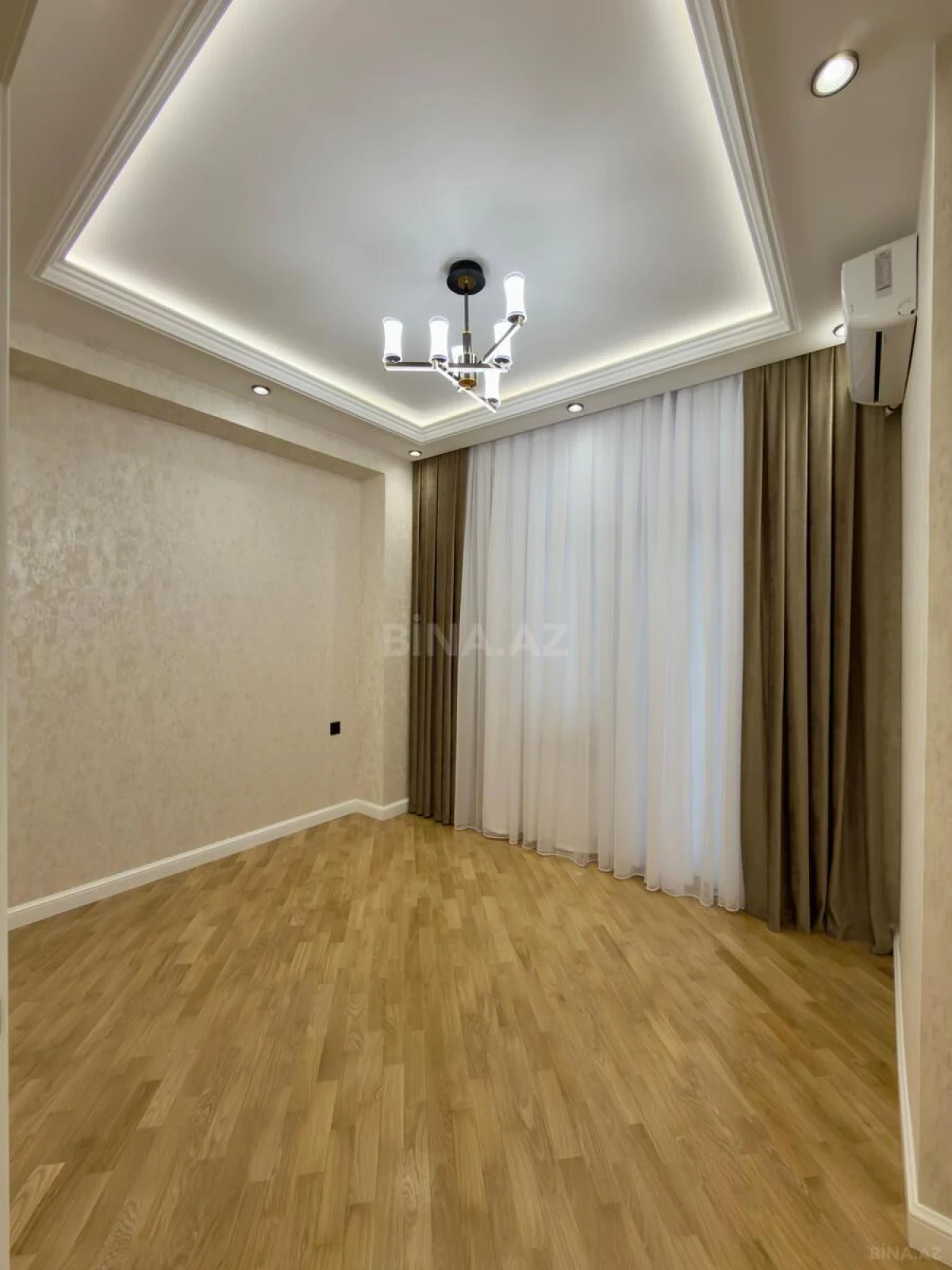 Satılır 3 otaqlı mənzil 110 m²