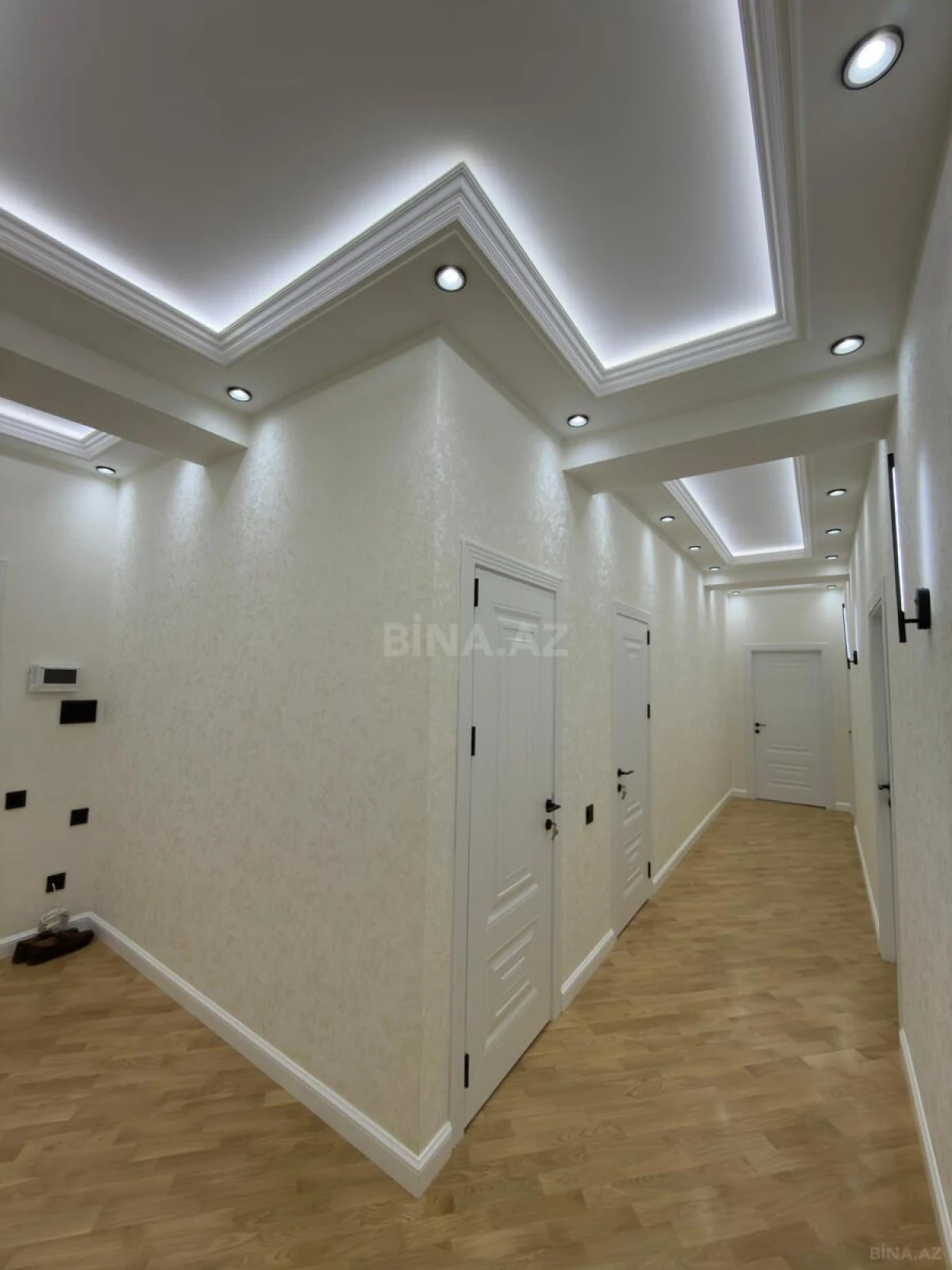 Satılır 3 otaqlı mənzil 110 m²