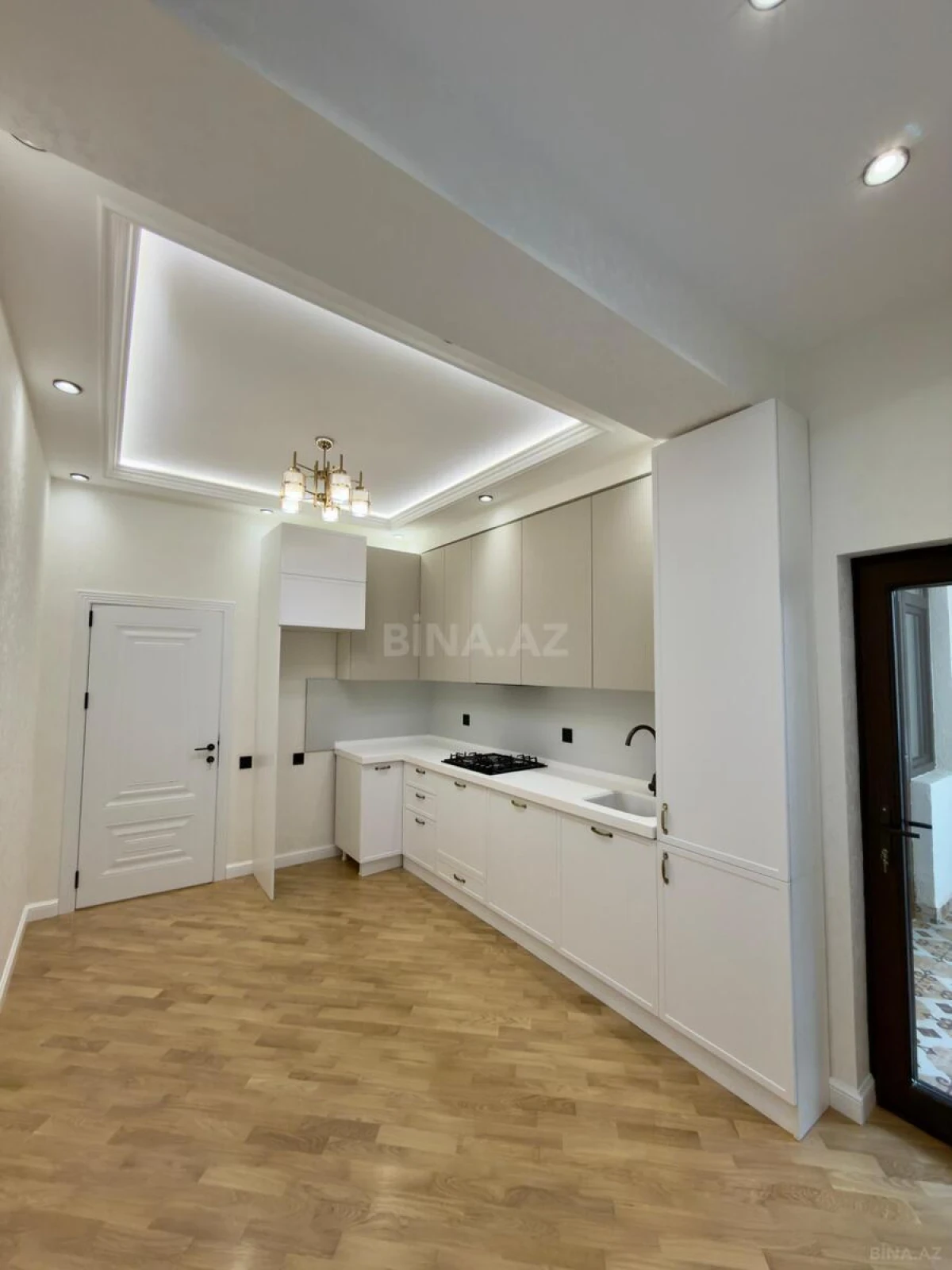 Satılır 3 otaqlı mənzil 110 m²