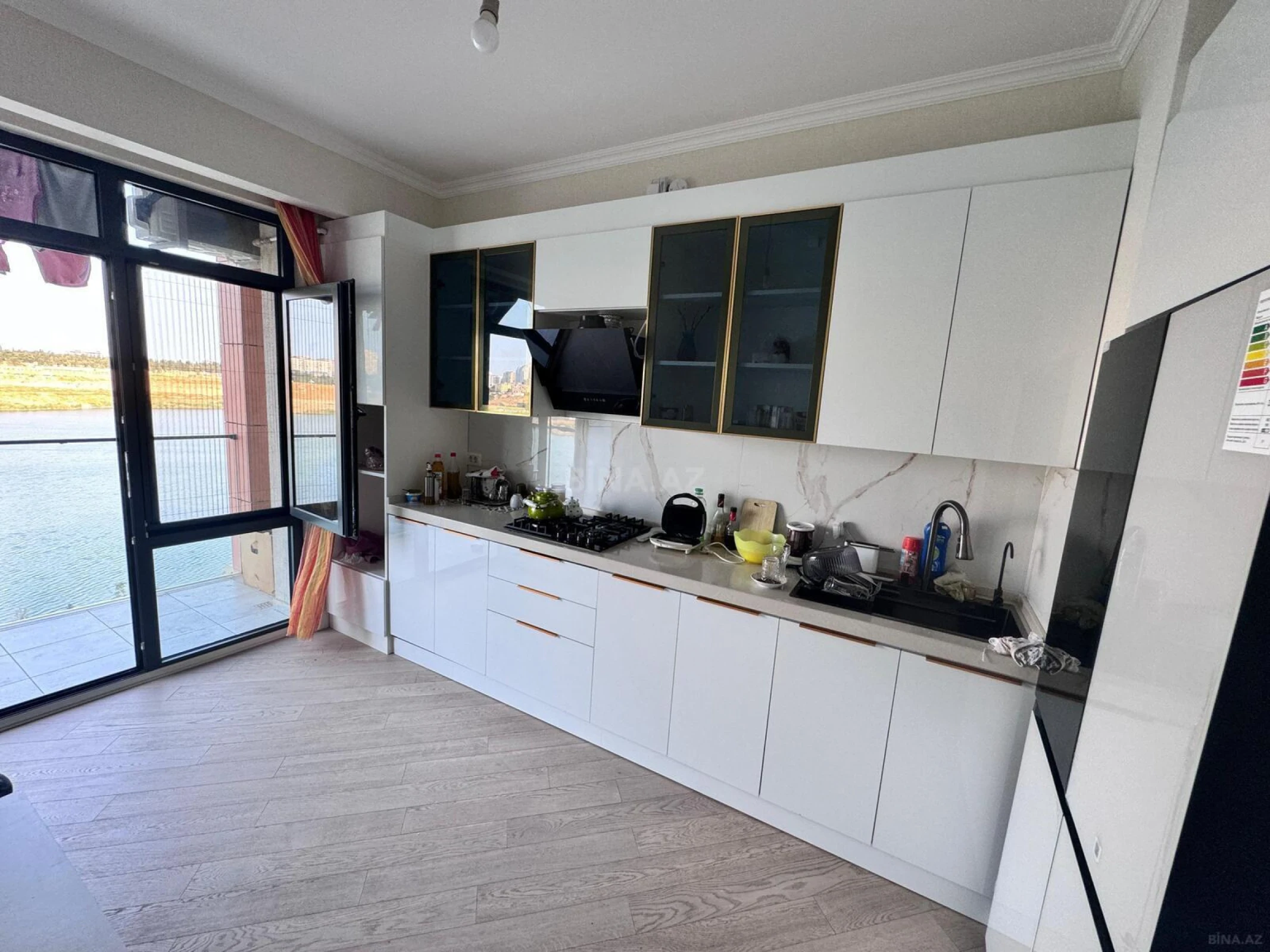 Satılır 3 otaqlı mənzil 96 m²