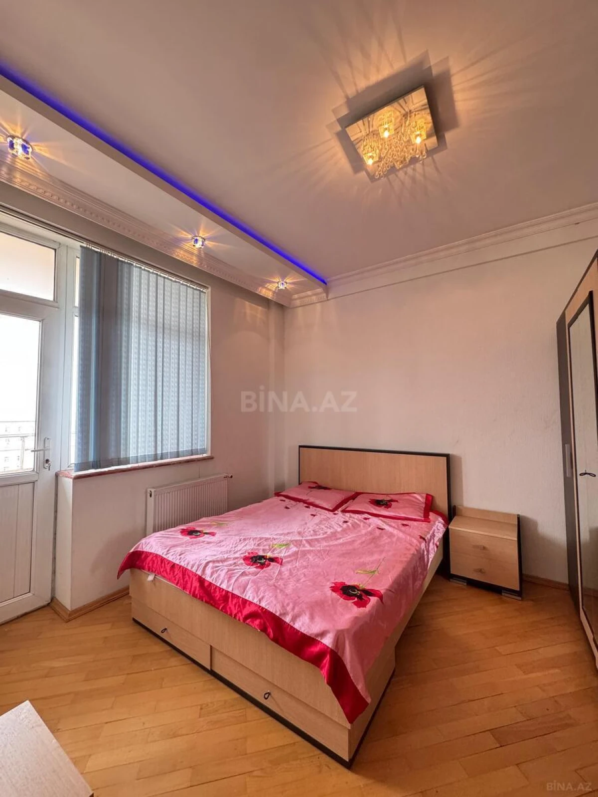 Kirayə verilir 2 otaqlı mənzil 70 m²