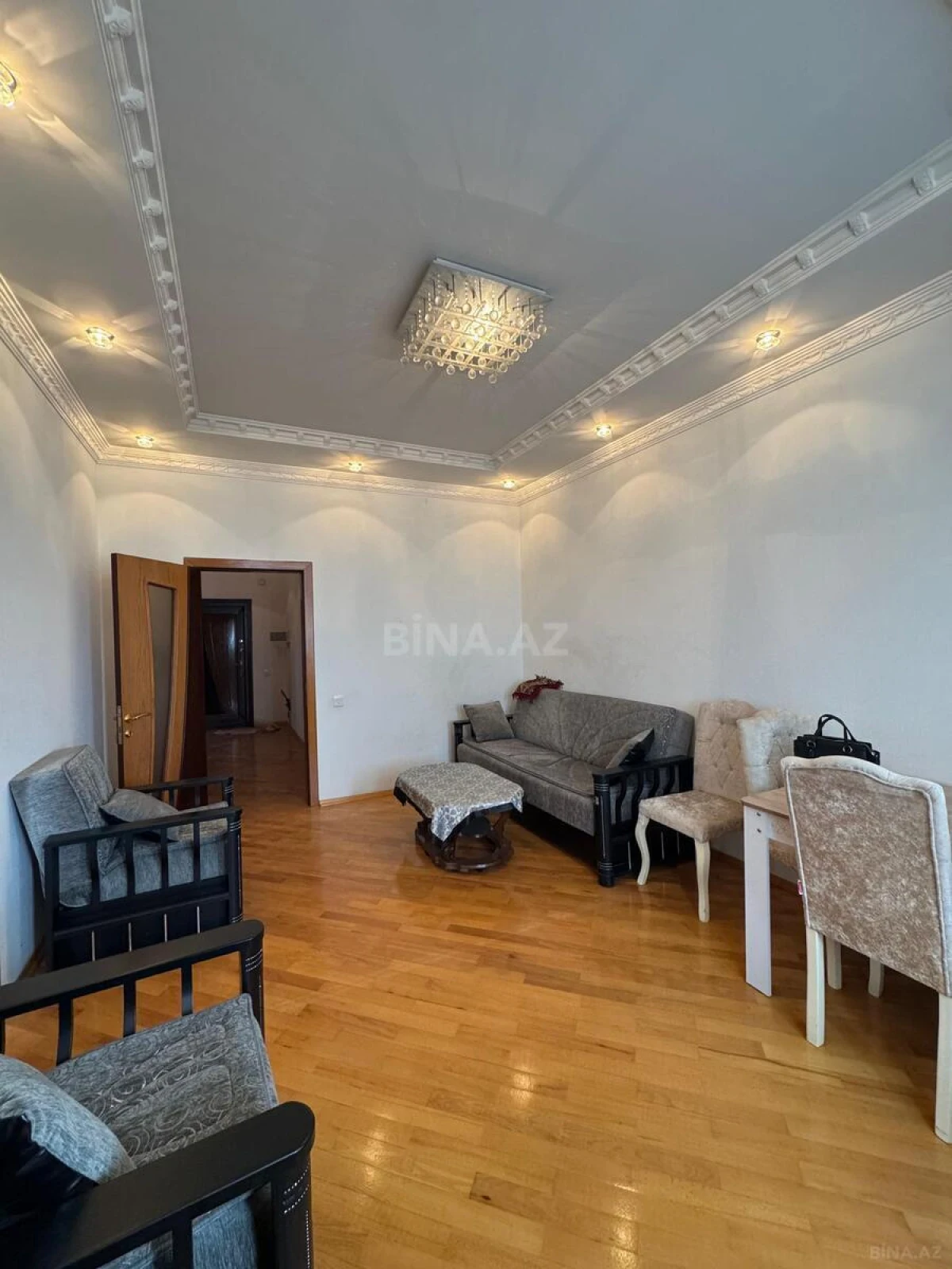 Kirayə verilir 2 otaqlı mənzil 70 m²