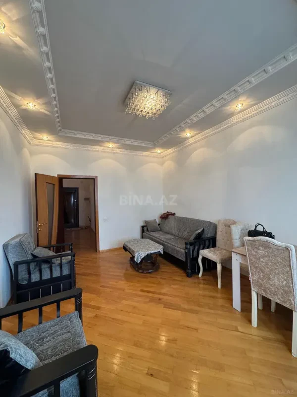 Kirayə verilir 2 otaqlı mənzil 70 m²