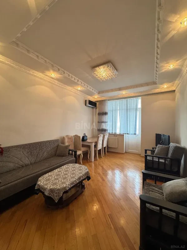 Kirayə verilir 2 otaqlı mənzil 70 m²