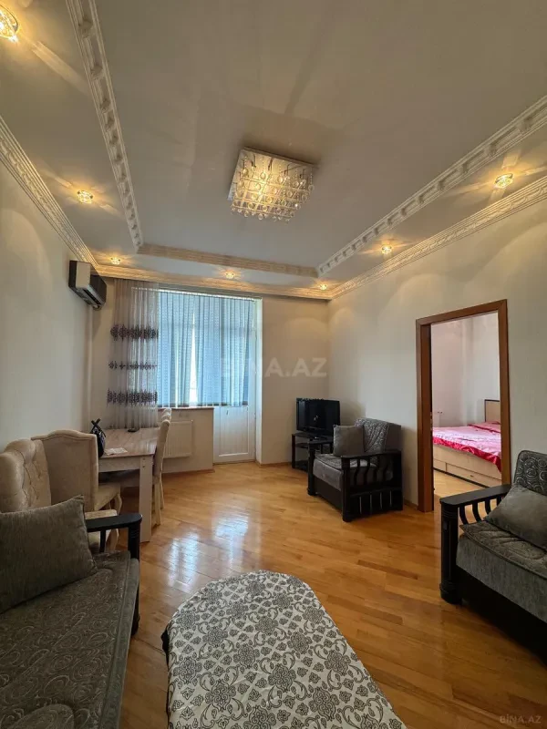 Kirayə verilir 2 otaqlı mənzil 70 m²