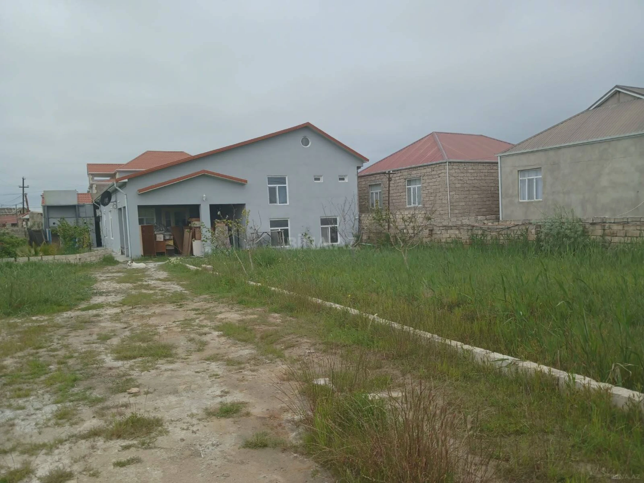 Satılır 4 otaqlı həyət evi 200 m²