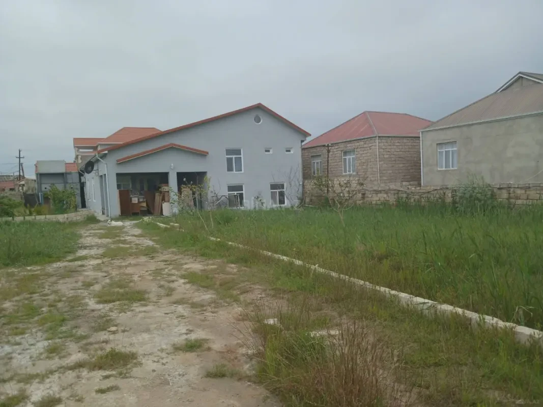 Satılır 4 otaqlı həyət evi 200 m²