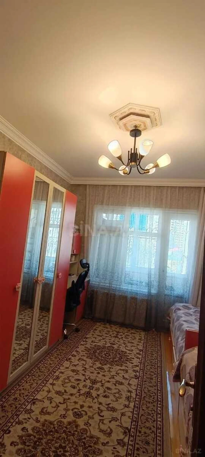 Satılır 4 otaqlı mənzil 110 m²
