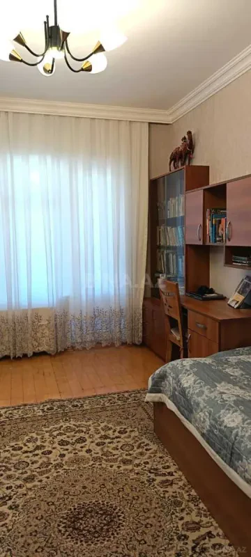 Satılır 4 otaqlı mənzil 110 m²