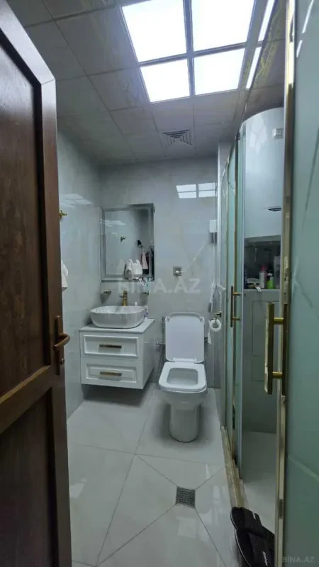 Satılır 4 otaqlı mənzil 110 m²