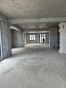 Satılır 4 otaqlı mənzil 145 m²