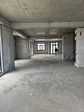 Satılır 4 otaqlı mənzil 145 m²