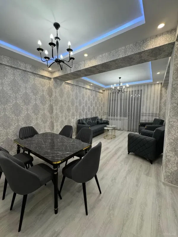 Satılır 3 otaqlı mənzil 135 m²