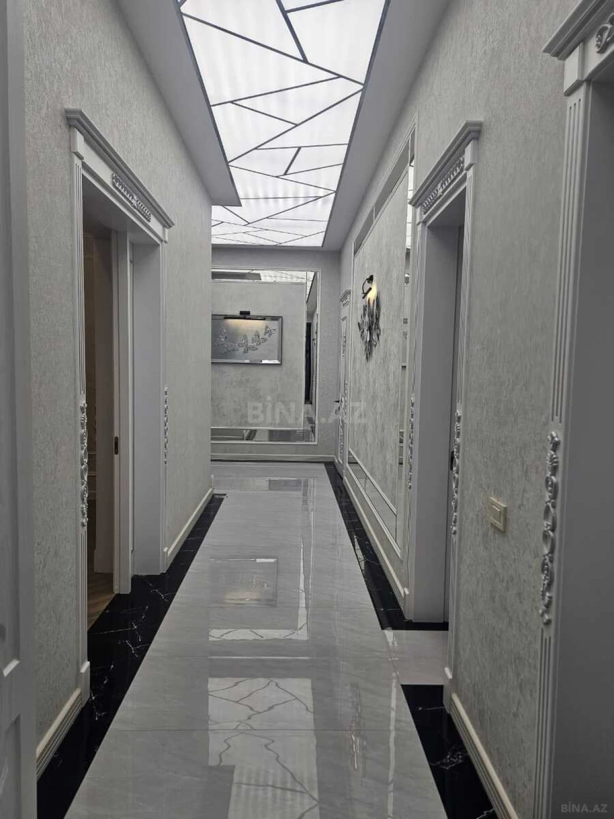 Satılır 4 otaqlı həyət evi 270 m²