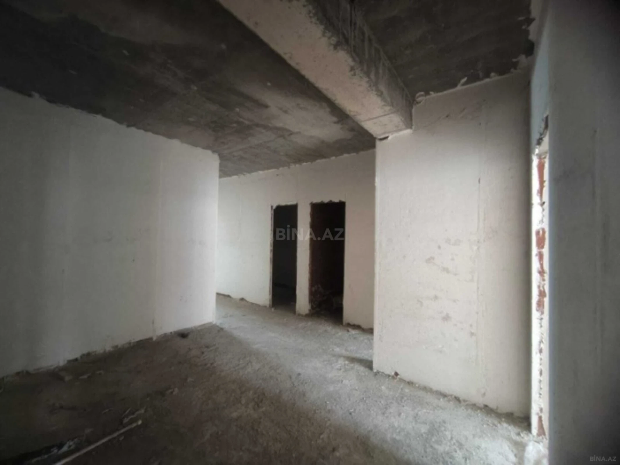 Satılır 3 otaqlı mənzil 137 m²