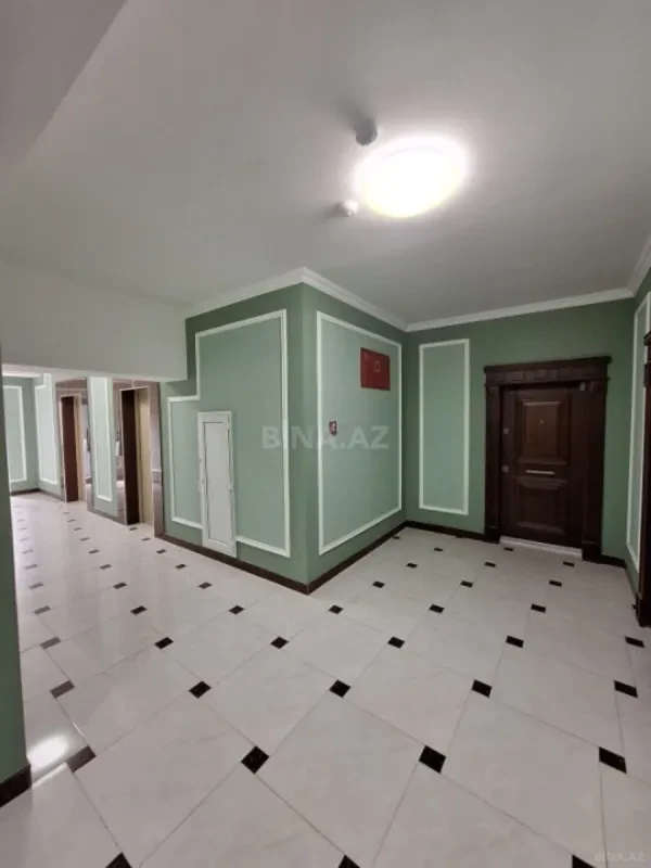 Satılır 3 otaqlı mənzil 137 m²