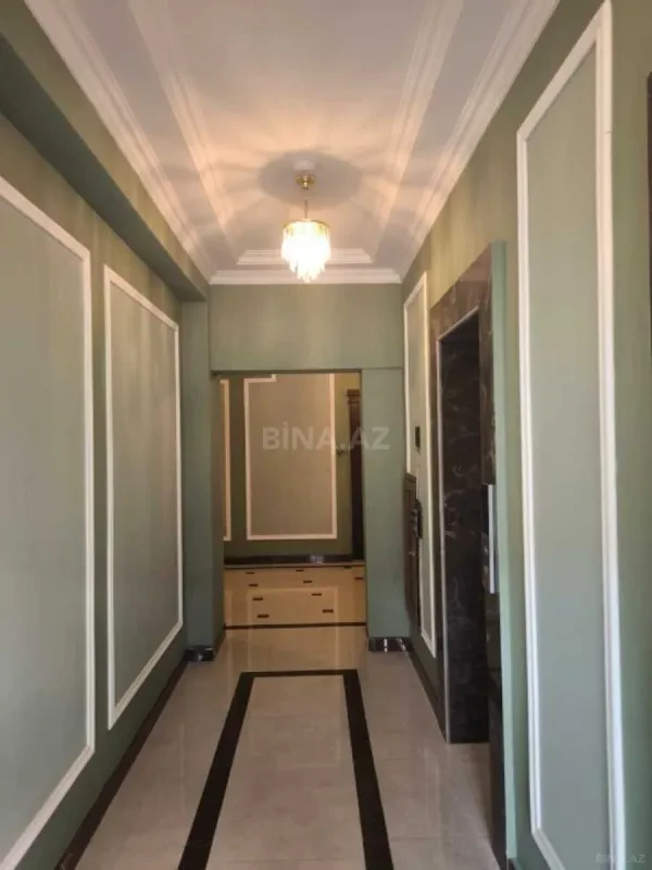 Satılır 3 otaqlı mənzil 137 m²