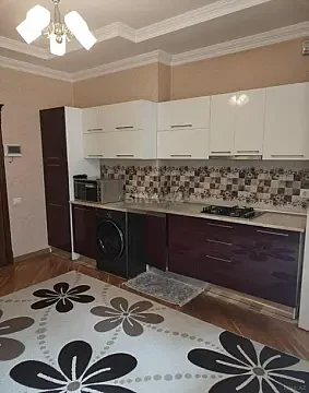 Satılır 4 otaqlı mənzil 140 m² — Bakı, İnşaatçılar 4 otaq 140.00 m²