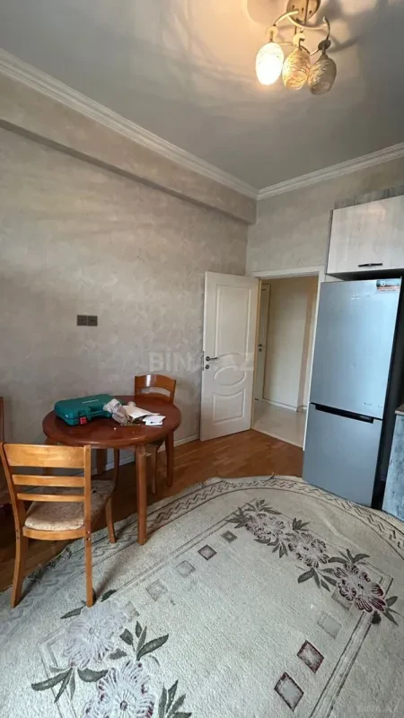 Kirayə verilir 2 otaqlı mənzil 65 m²