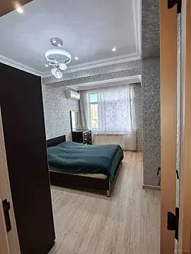 Kirayə verilir 2 otaqlı mənzil 70 m²