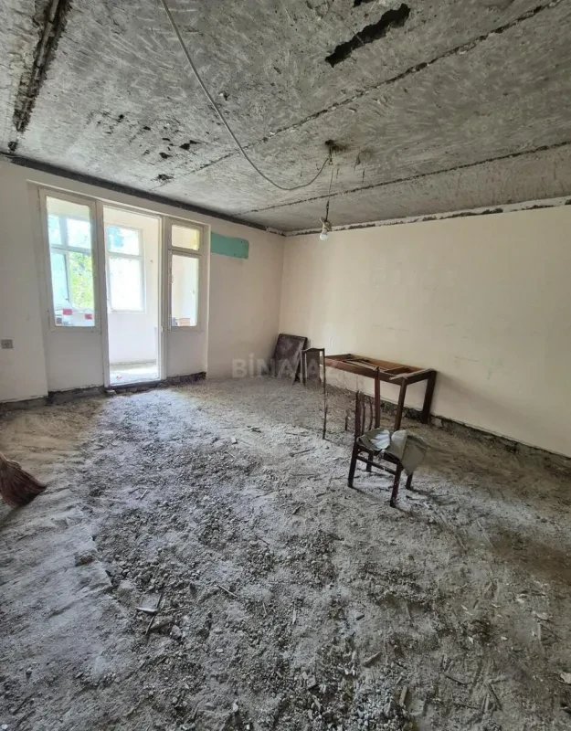 Satılır 2 otaqlı mənzil 55 m²