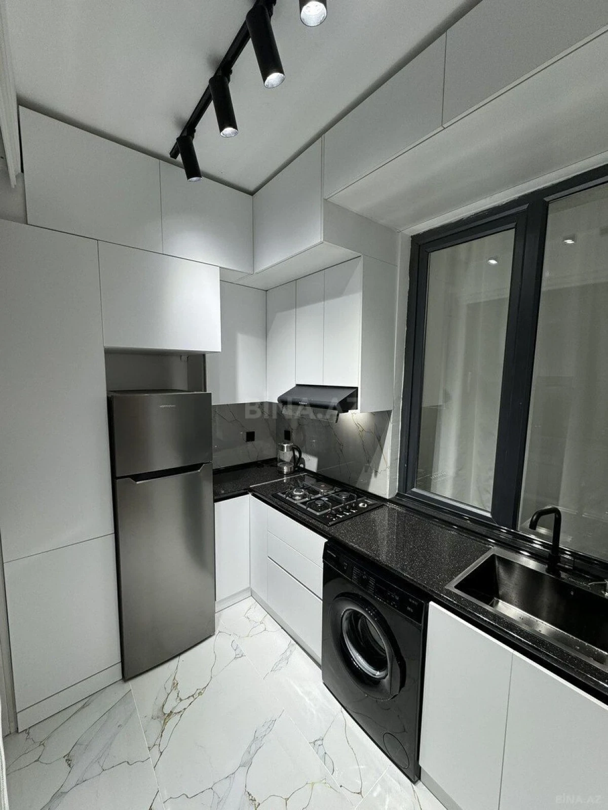 Kirayə verilir 2 otaqlı mənzil 71 m²