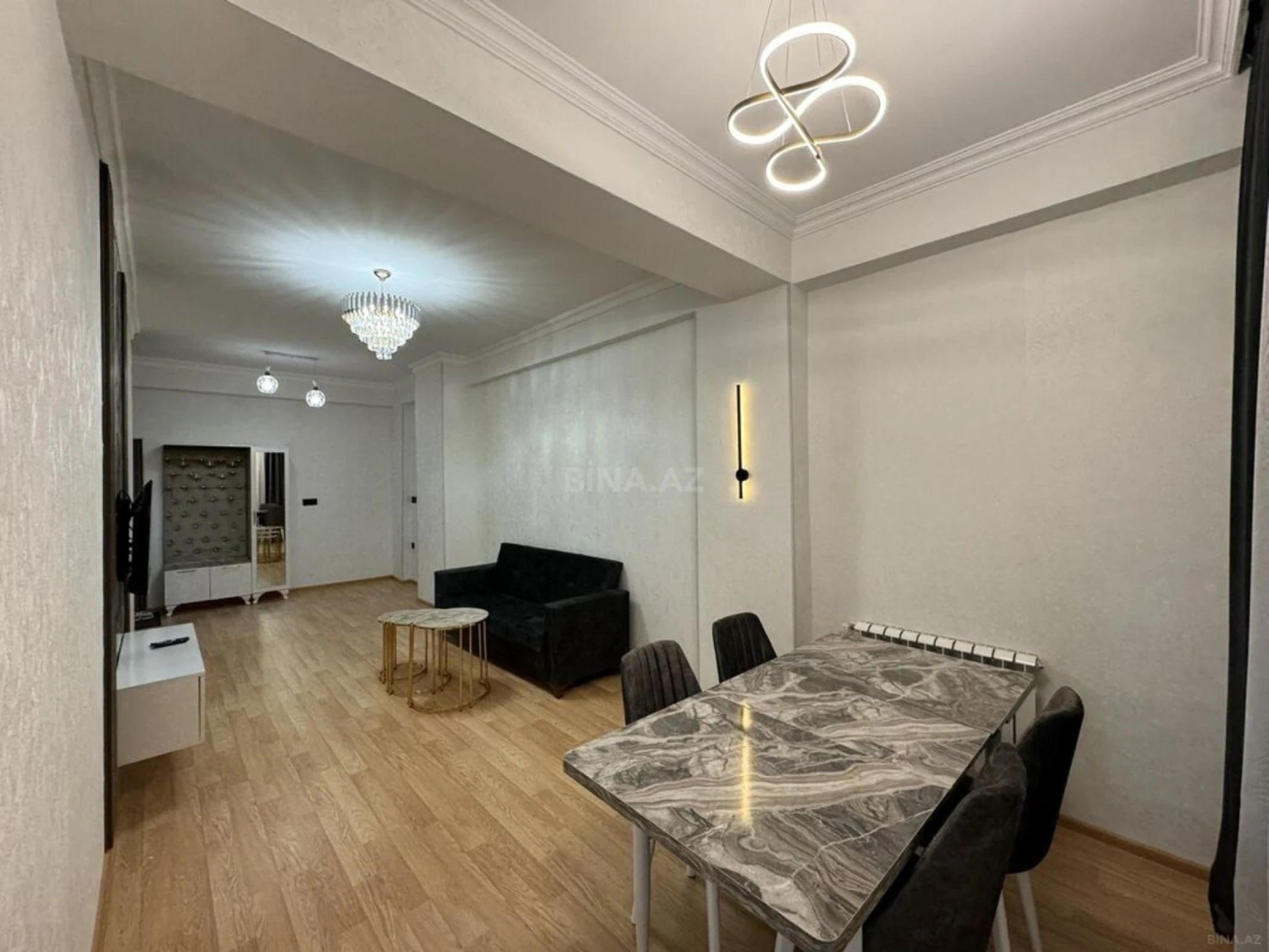 Kirayə verilir 2 otaqlı mənzil 71 m²