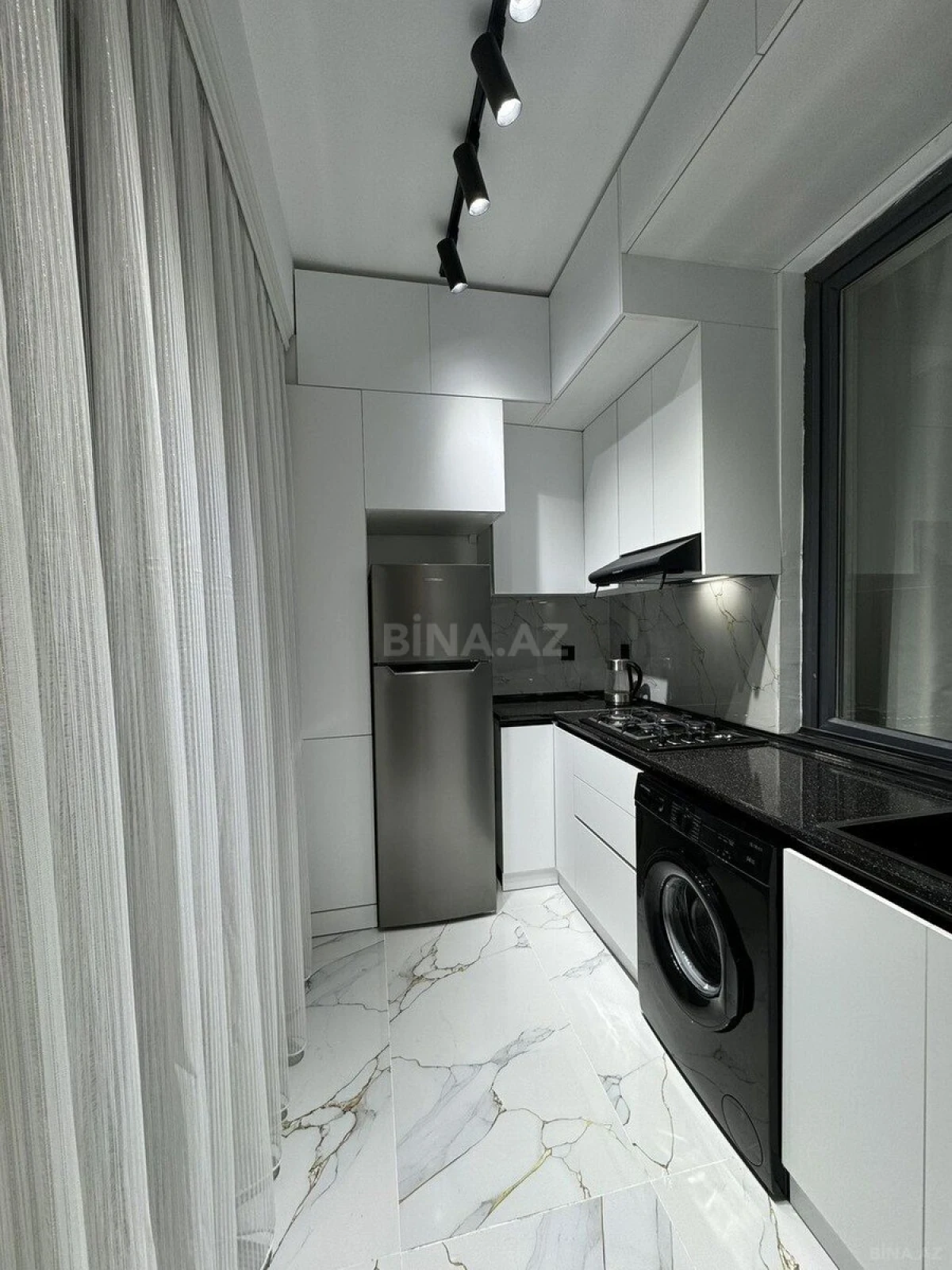 Kirayə verilir 2 otaqlı mənzil 71 m²