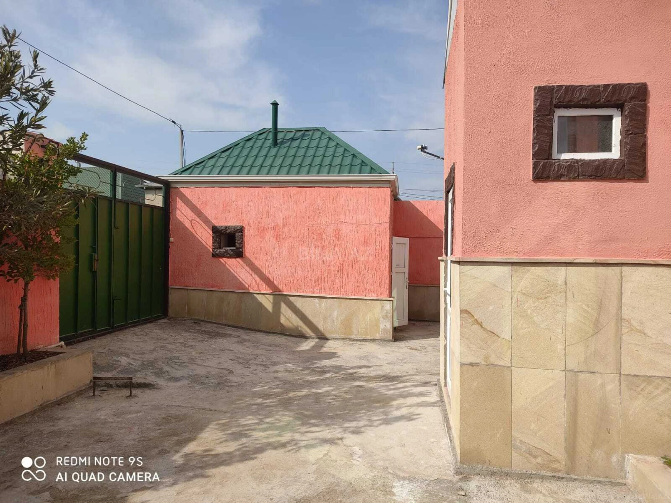 Satılır 4 otaqlı həyət evi 120 m²