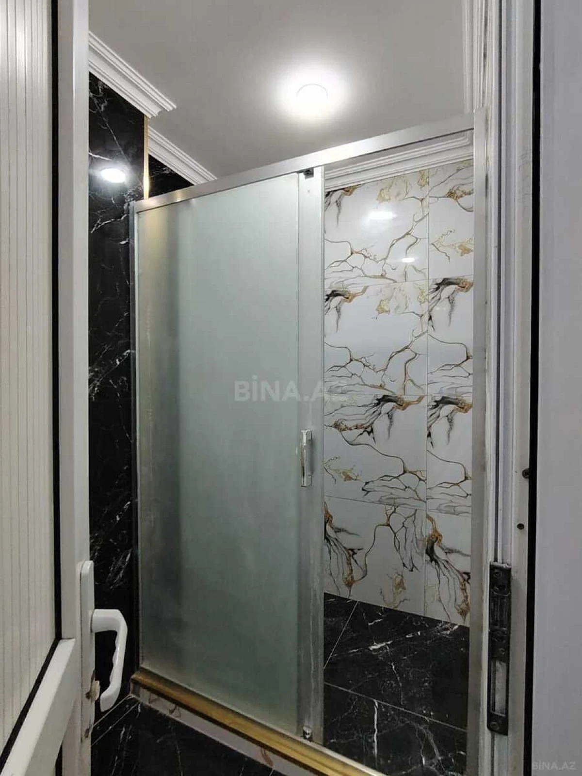 Satılır 2 otaqlı mənzil 68 m²