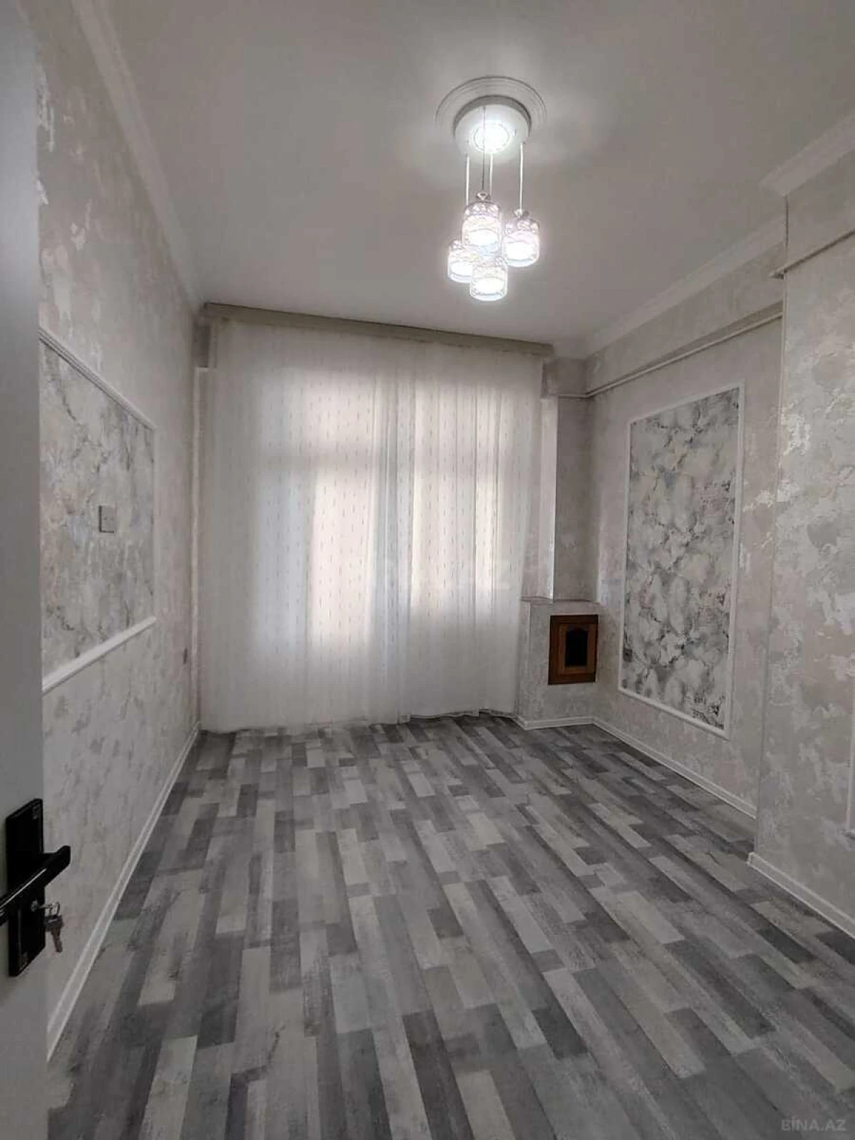 Satılır 2 otaqlı mənzil 68 m²