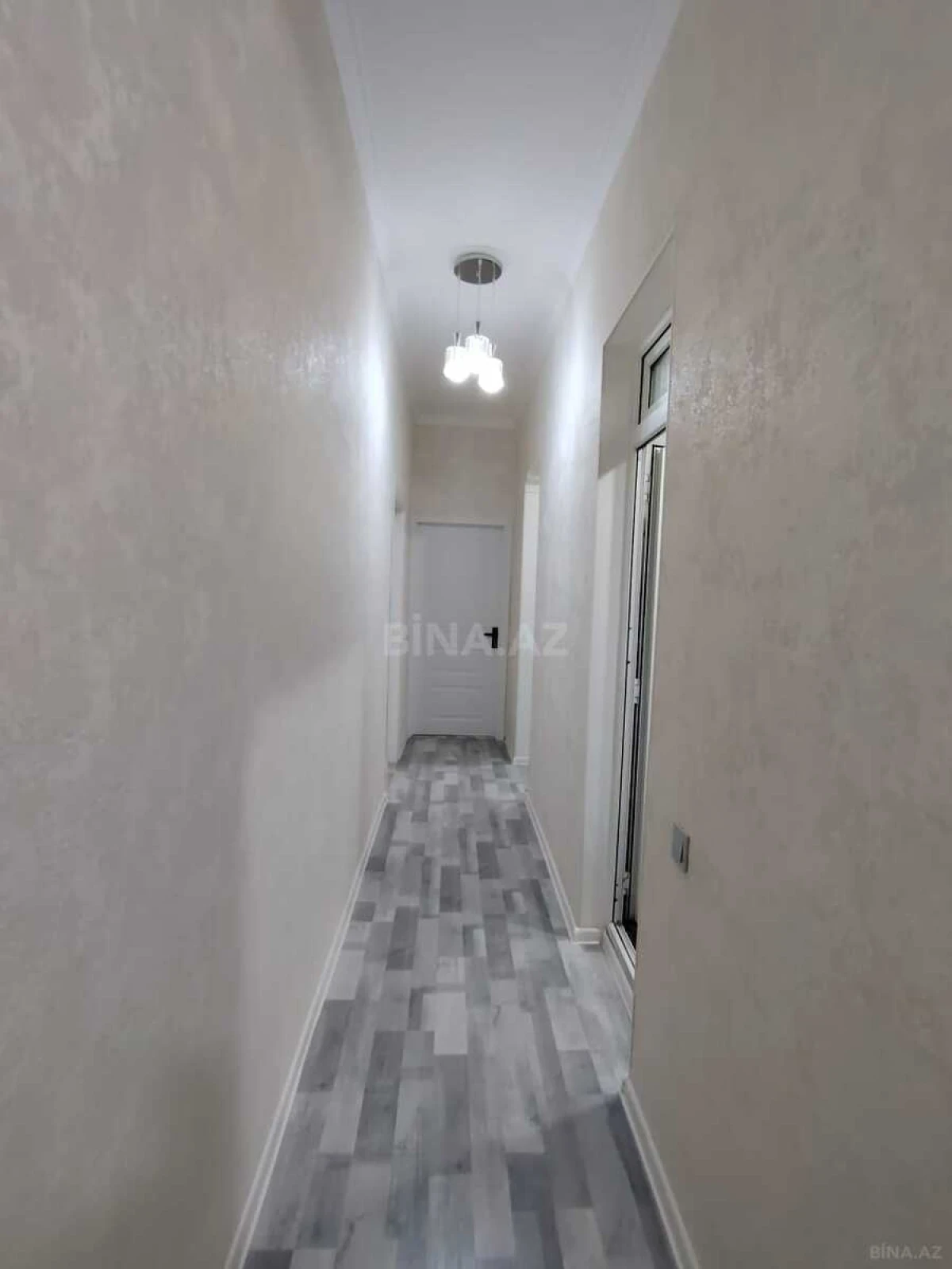Satılır 2 otaqlı mənzil 68 m²