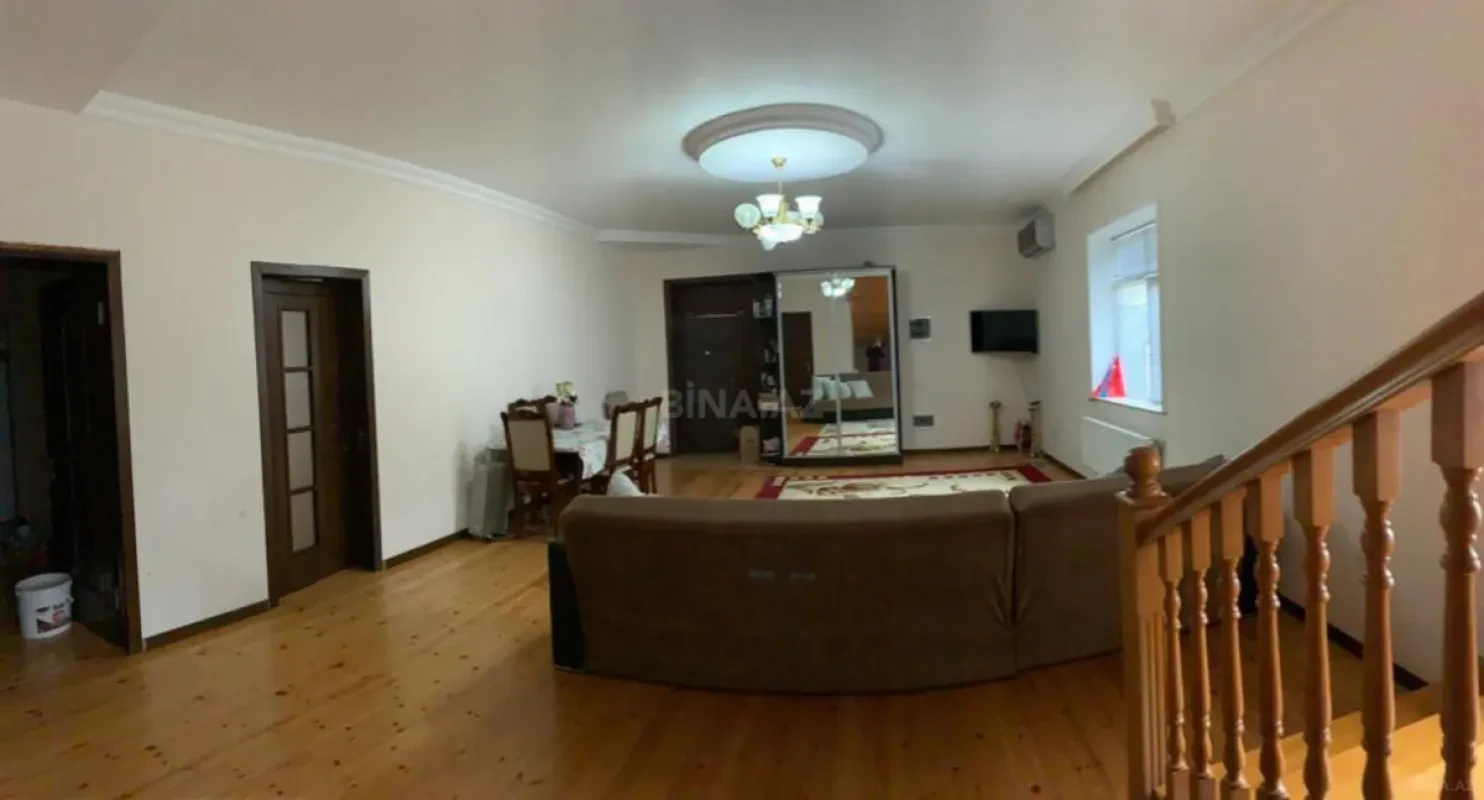 Satılır 4 otaqlı həyət evi 210 m²