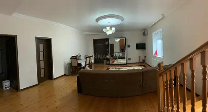 Satılır 4 otaqlı həyət evi 210 m²