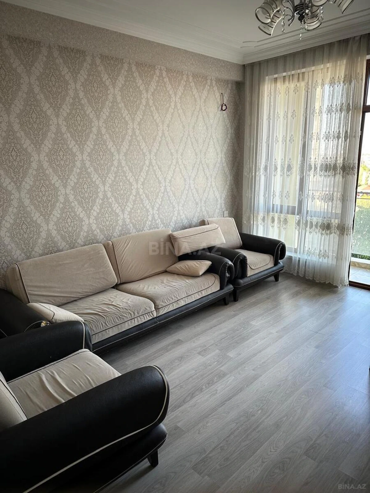 Kirayə verilir 2 otaqlı mənzil 100 m²