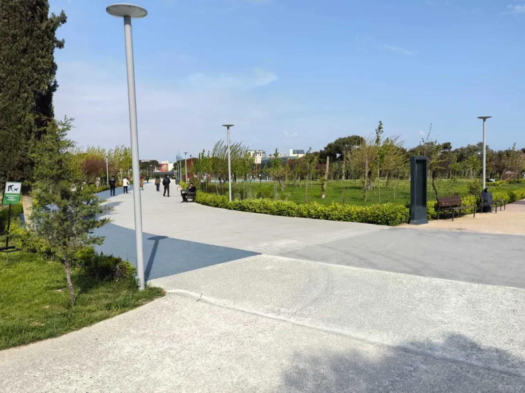 Kirayə verilir 2 otaqlı mənzil 79 m²