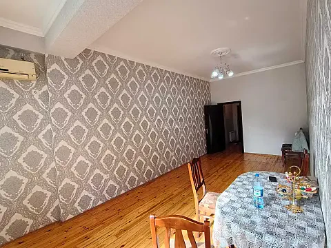 Kirayə verilir 2 otaqlı mənzil 79 m²