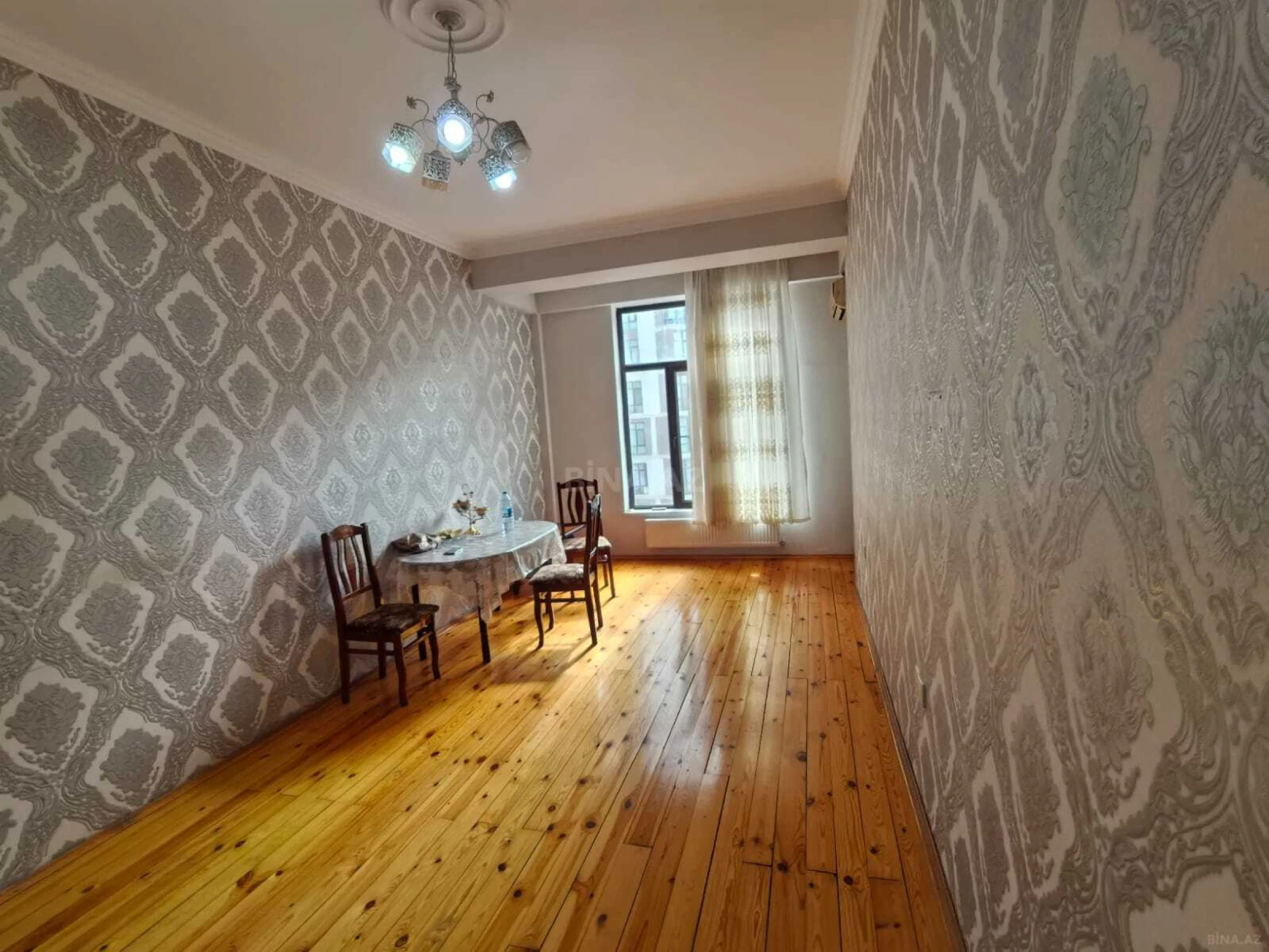 Kirayə verilir 2 otaqlı mənzil 79 m²