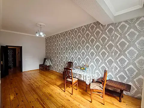 Kirayə verilir 2 otaqlı mənzil 79 m²