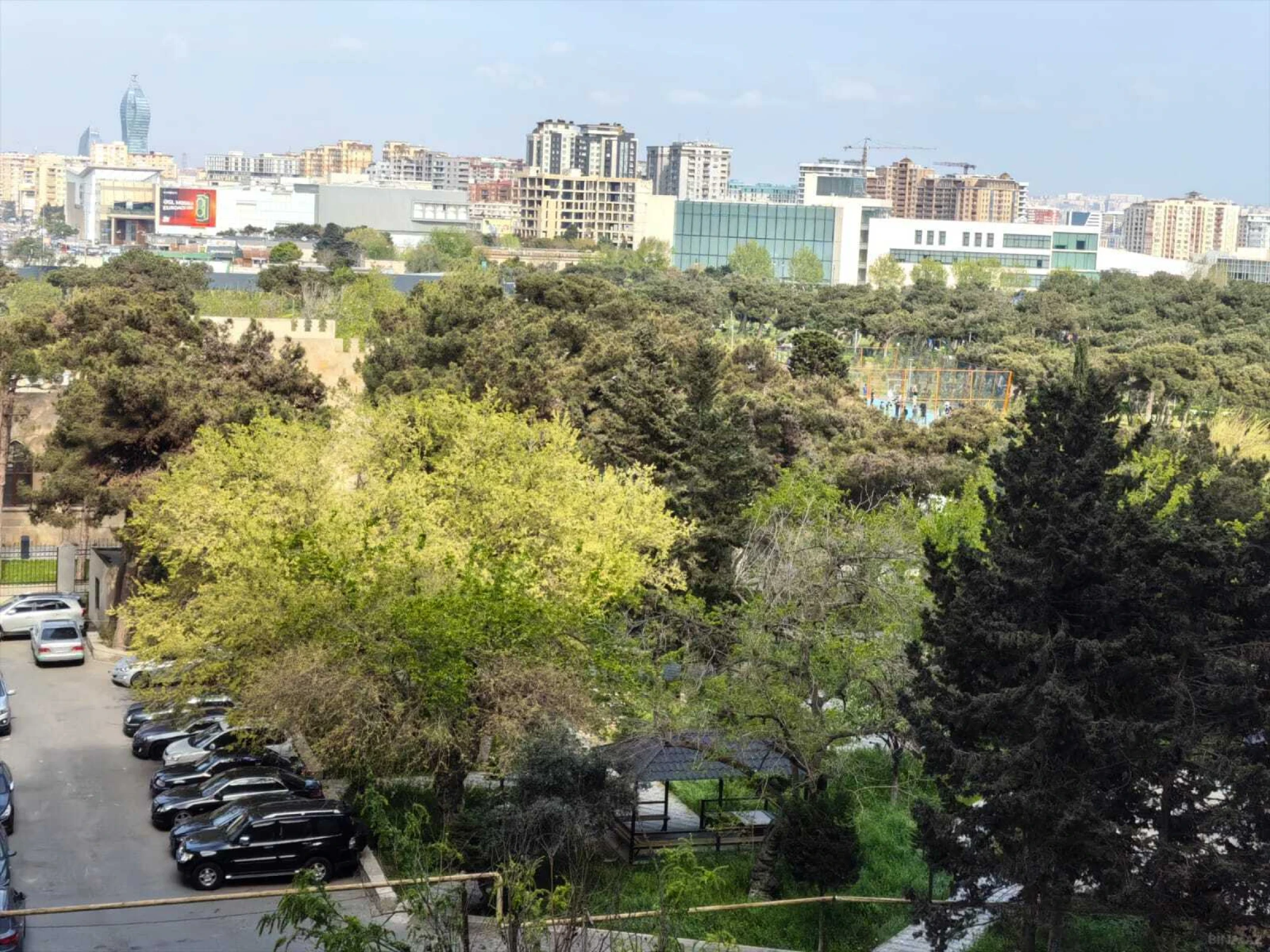 Kirayə verilir 2 otaqlı mənzil 79 m²