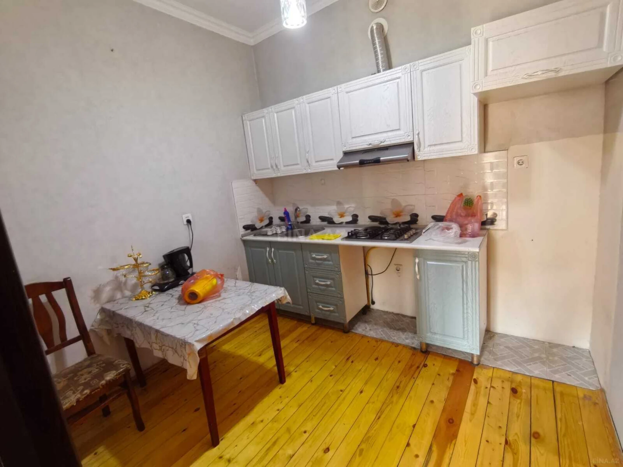 Kirayə verilir 2 otaqlı mənzil 79 m²