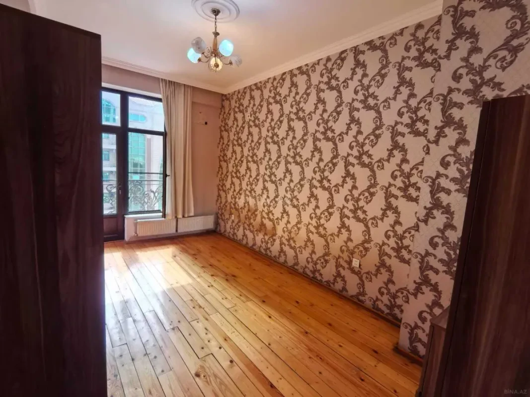Kirayə verilir 2 otaqlı mənzil 79 m²