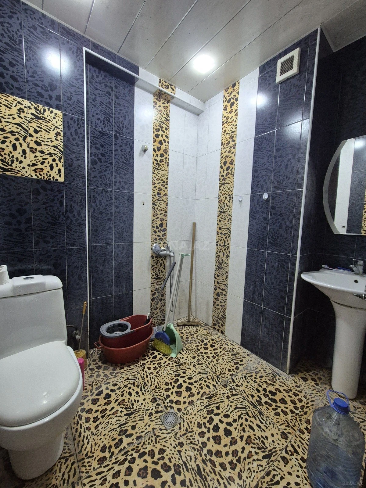 Kirayə verilir 2 otaqlı mənzil 65 m²
