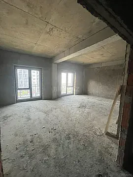 Satılır 5 otaqlı mənzil 255 m²