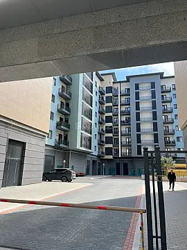 Satılır 5 otaqlı mənzil 255 m²