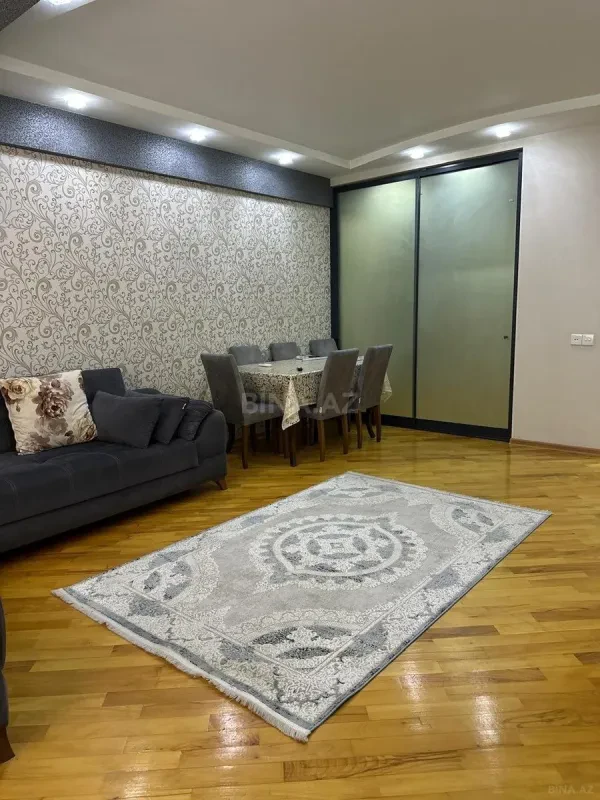 Kirayə verilir 2 otaqlı mənzil 90 m²