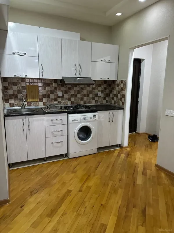 Kirayə verilir 2 otaqlı mənzil 90 m²